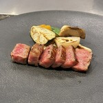 鉄板焼 花 - 特選黒毛和牛雌牛A5ランクサーロインステーキ。美味し。