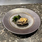 鉄板焼 花 - 活あわびの鉄板焼。美味し。