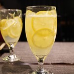 Teppan Sekine - ★レモンサワー
                      レモンをたっぷり沈ませると味わいもキリッとおいしい！