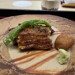 赤坂おぎ乃 - カリッと焼かれた鰻