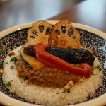 つむぐカフェ - カレー。スパイスの辛さがちょうどよい。