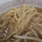 のざわ食堂 - 以前の麺よりやや細めになったかな？（茹で加減もかためで最後まで伸びることなく美味しくいただけました＾＾）≪2014年4月≫