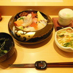 寿し松 - 日替りランチ　本日の海鮮丼セット