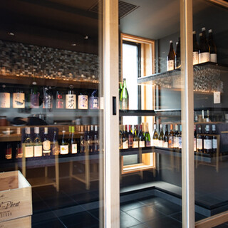 [Renewal commemoration! Custom-made huge wine cellar] Original sake also available