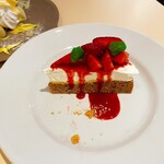 GARDEN HOUSE Shinjuku - 苺と発酵クリームのケーキ