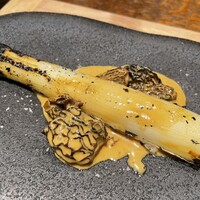 HAGI - 濃厚ソースと瑞々しいホワイトアスパラ
