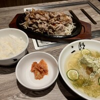 焼肉&手打ち冷麺 二郎 KANAYAMA - A5焼肉定食_肉大盛り