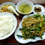 台湾料理 天天 - ニンニクの芽と豚肉炒め定食(2014/01/30撮影)