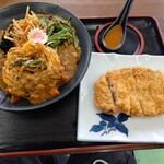 名月館 - 混ぜ込みカレーそば￥900+かき揚げ￥150+カツ￥300=￥1350