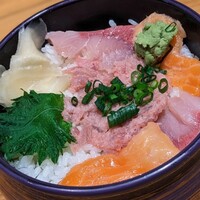 日本橋茅場町 寿司 鮮極 - はまちサーモンねぎとろ丼
