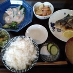 居酒屋 姫咲丸 - かわはぎ刺とイナダ塩焼