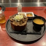 正泰苑 - 特選和牛A5カルビ 焼肉丼