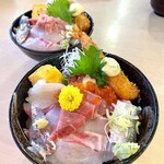 淳ちゃん寿司 - 海鮮丼スペシャル　（奥）海鮮丼