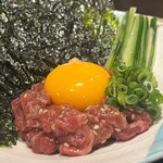 Aburisakaba Kushito Kemuri - 炙り和牛ユッケ