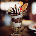 ニュー喫茶ポルカドット - チョコバナナパフェ