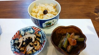 Soba Takashima - 帆立の炊き込みご飯と小鉢