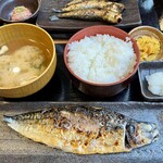 Shimpachi Shokudou - 向こうはイワシ定食です！