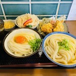 Udon Takashima - たべくらべ、茶めし、天ぷら（昆布・鶏・ウインナー）