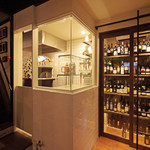 ダニエルズソーレ - 『入口すぐのピザ釜とワインセラー』