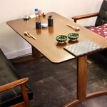 hakatamizutakitojidorikushiemma - くつろげるテーブル席