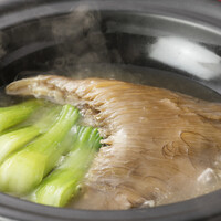 フカヒレ煮込み土鍋仕立て(胸鰭)