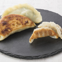 大湖苑自家製　特大餃子　2個