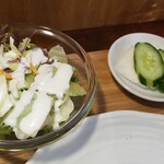 キッチン ブルー グローブ - サラダ、お新香のアップ