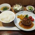 キッチン ブルー グローブ - スコッチエッグ　クレピネット(網脂)包み焼き　トリュフ香るオニオンソース