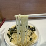 Ramen Horiuchi - 海苔を纏った麺はちゅるんとモチプル