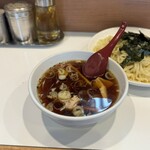 Ramen Horiuchi - つけ汁はあっさり醤油ながら動物系の旨味がしっかり