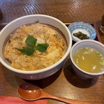 水郷のとりやさん - 名古屋コーチン親子丼と鳥スープ、香物