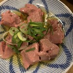 酒場 裏三呑み屋 - 鶏とろレバ刺し