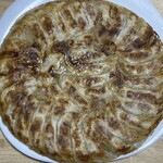 ぎょうざ 宝舞 - パリっとモチモチ