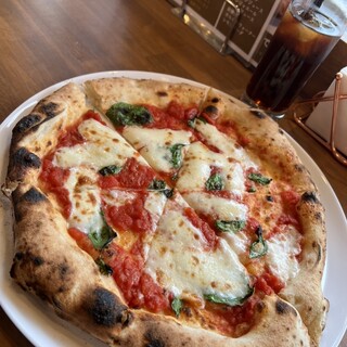 おぴざページ 存在しない架空のピザショップ「OOS.PIZZA」の”クールなピッツア