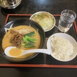 Rairai Gyouzakan - 坦々麺定食　650円