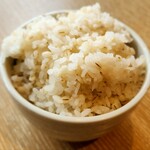 横浜焼肉kintan - 麦飯(以前は十六穀米も選べましたが、今は白米か麦飯のみのようです)