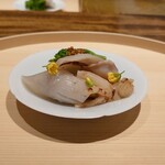 温石 - 神頭烏賊の炭火焼きと菜の花に自家製マスタード