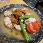 魚介イタリアン&チーズ UMIバル - 牡蠣のソテーウニのせ