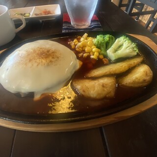 Antique Cafe 穂都璃_0