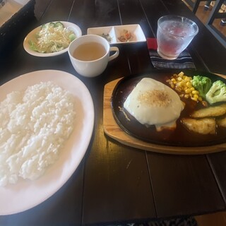 Antique Cafe 穂都璃_1