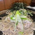 蕎麦とラー油 - 蕎麦（中盛300g）！