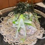 蕎麦とラー油 - 蕎麦（中盛300g）！