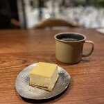 Sta. - 『四角いチーズケーキ¥660』 『オブスキュラのドリップコーヒー¥600』