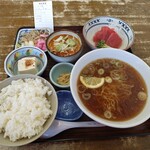 もつ煮屋 日の出食堂 - 