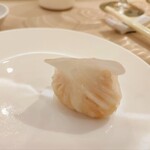 NGAN DINH Saigon - エビ餃子