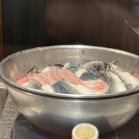 炭焼うな富士 名駅店 - 串うちするところは路面