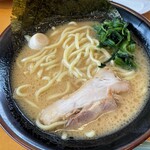 横浜家系ラーメン 宮本商店 - 醤油ラーメン