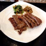 伊達の牛たん本舗 - 牛たんのアップ