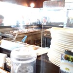 伊達の牛たん本舗 - 牛たんを焼いています！