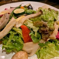 神楽坂アッカ - ２０種彩り野菜のサラダ 1,540円